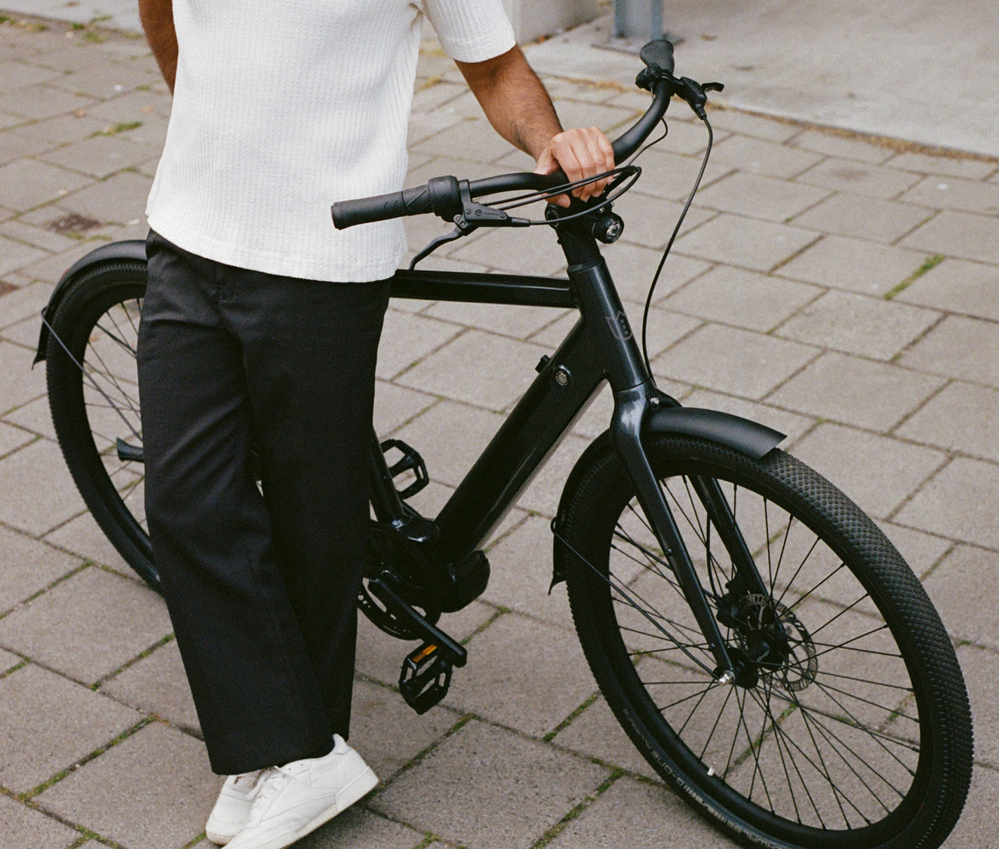 Amsterdam GTS LE_2_Gloss donkergrijs_Gloss dunkelgrau_Gloss Dark Grey
