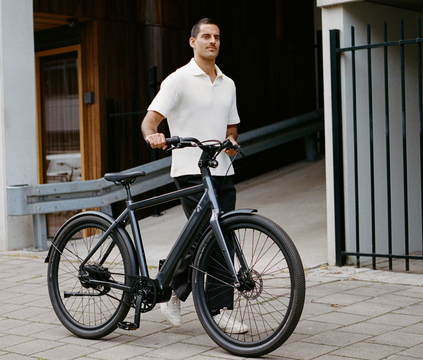 Amsterdam GTS LE_5_Gloss donkergrijs_Gloss dunkelgrau_Gloss Dark Grey