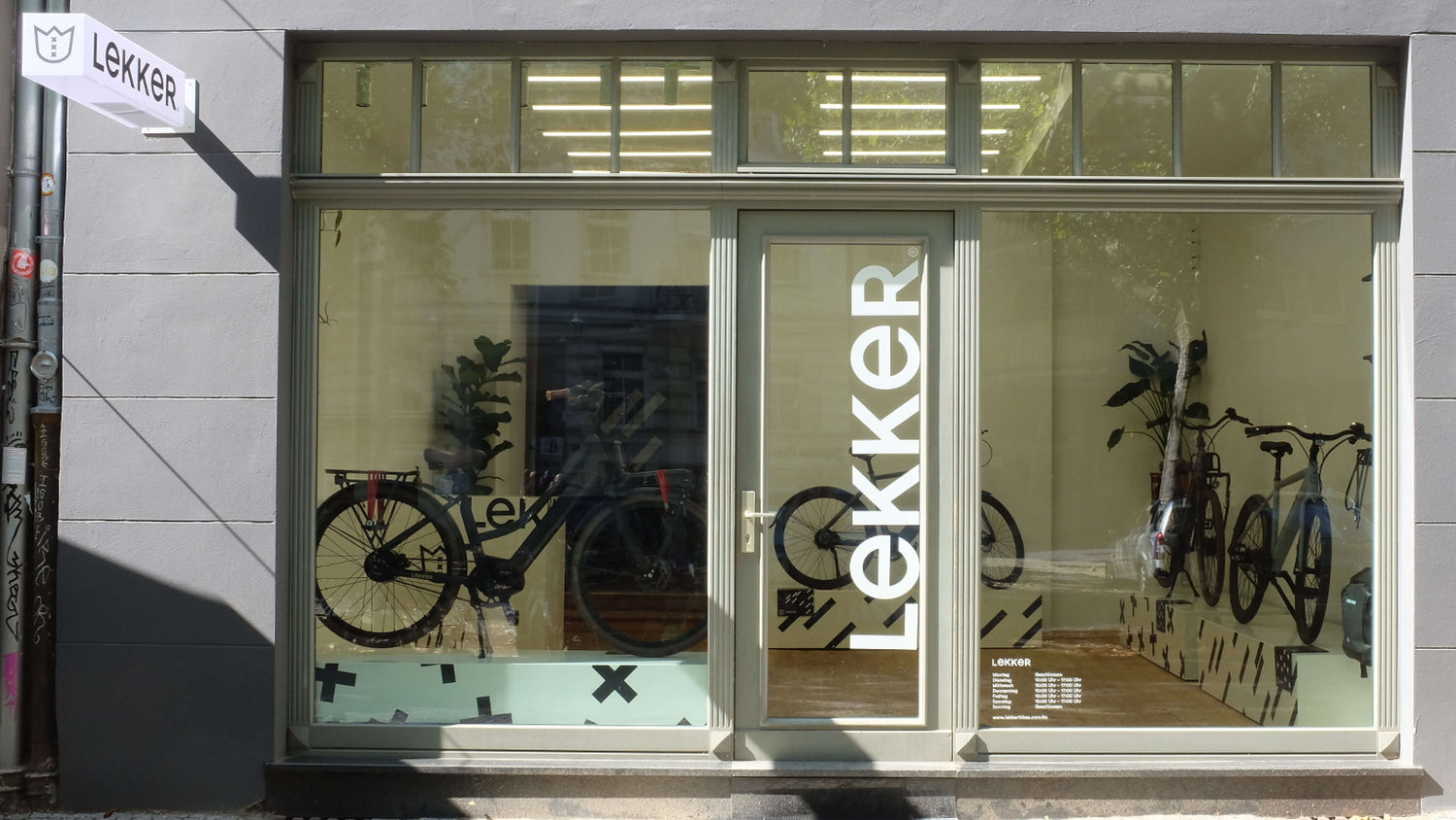 LEKKER Bikes Berlin Brand Store front of store