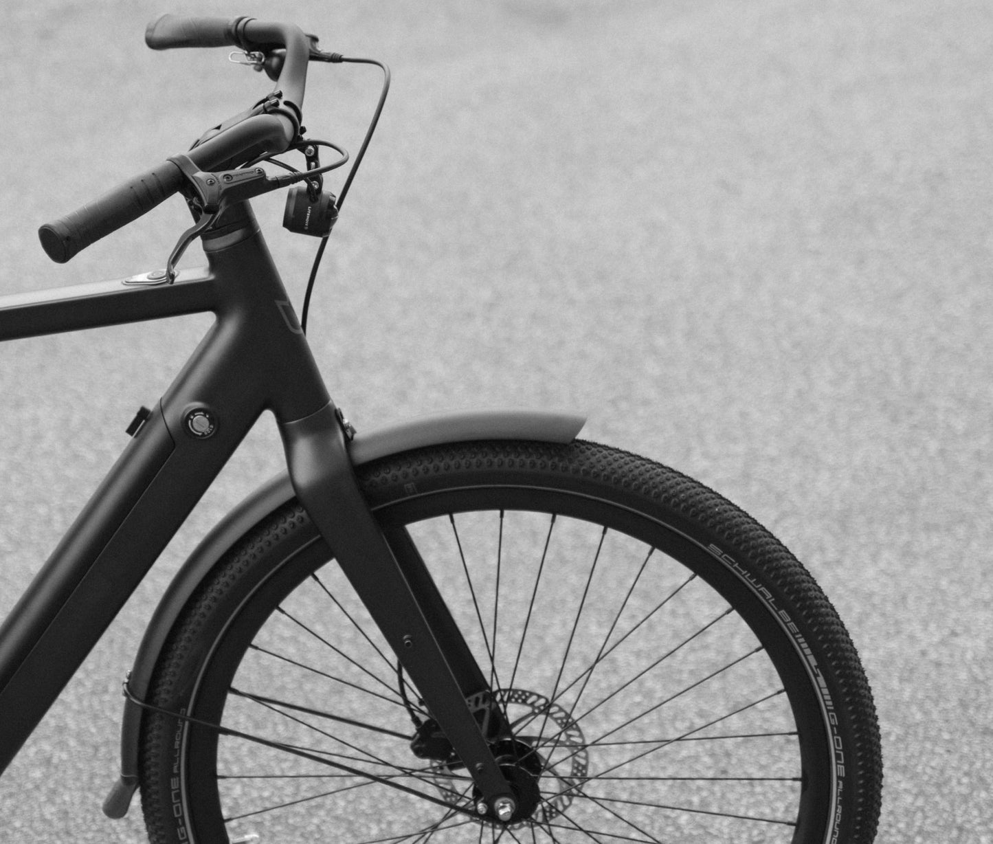 Amsterdam Urban_LEKKER Bikes_Black_Zwart_Schwarz_Lifestyle_3