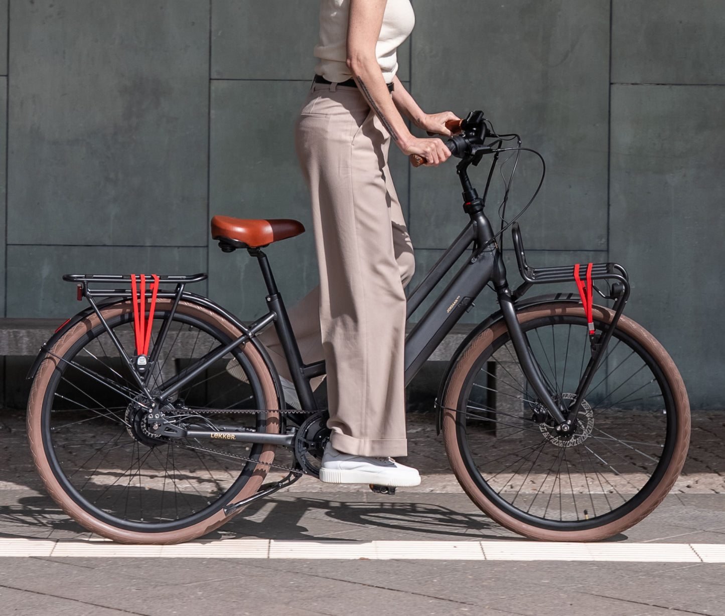 Jordaan GTS_Black_Back_Zwart_Schwarz_lifestyle_4